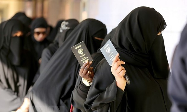 Wanita Kuwait mendapatkan semua hak politik
