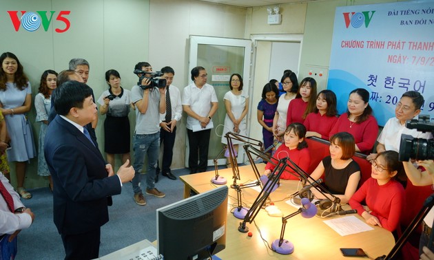 VOV meluncurkan Program Siaran Bahasa Korea