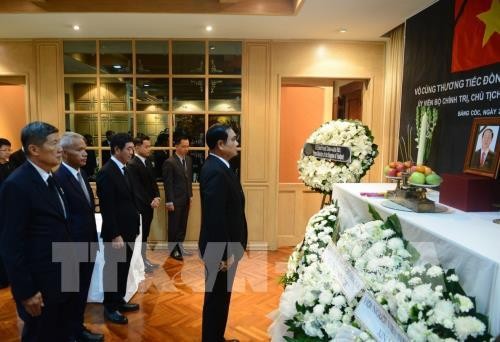 PM dan Menlu Thailand berziarah kepada Presiden Viet Nam, Tran Dai Quang