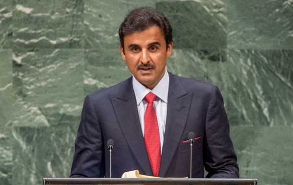 Raja Qatar mencela perintah blokade dari negara-negara Arab di kawasan Teluk 