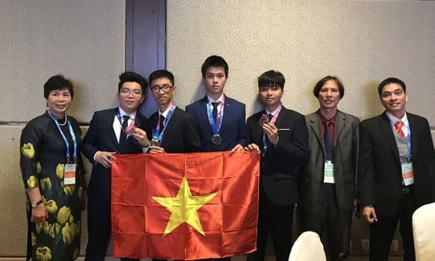 Viet Nam merebut medali emas di Olympiade Astronomi dan Astrofisika Internasional