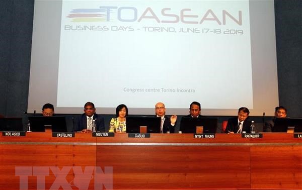 Badan usaha Italia mencari peluang bisnis di Vietnam dan negara-negara ASEAN