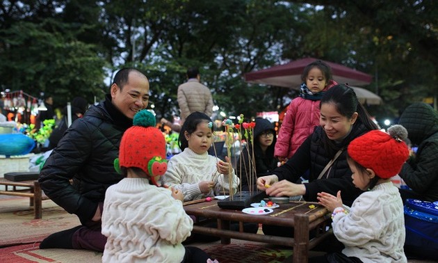 Hari Keluarga Vietnam 28/6: Mencanangkan sayembara foto: “Kebahagiaan Keluarga Vietnam”
