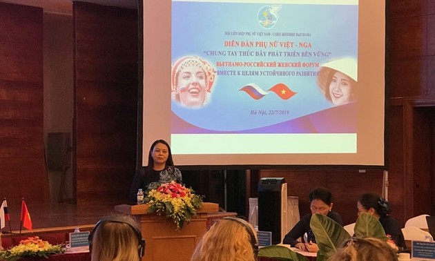 Forum Wanita Vietnam-Rusia dengan tema: “Bersinergi mendorong perkembangan yang berkesinambungan”