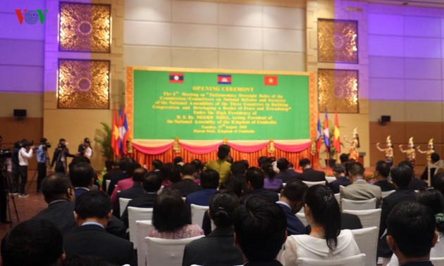 Konferensi Komisi Pertahanan dan Keamanan dari Parlemen tiga negara Vietnam-Laos-Kamboja