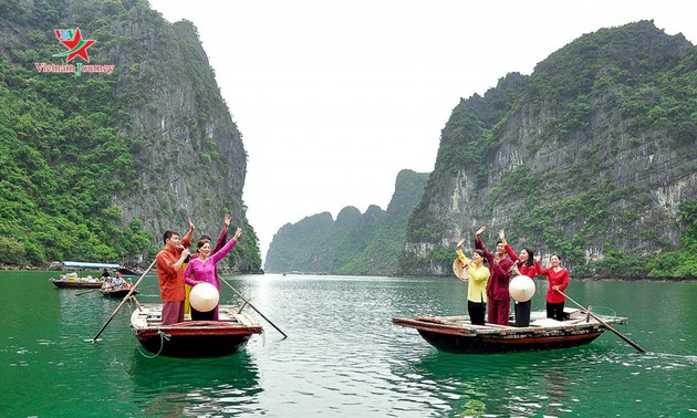 Mata pencaharian berkesinambungan yang dikaitkan dengan usaha mengkonservasikan kebudayaan desa nelayan di Teluk Ha Long