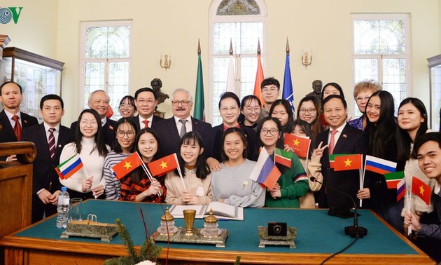 Ketua MN Vietnam, Nguyen Thi Kim Ngan mengunjungi Universitas Nasional Kazan
