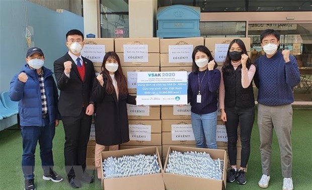 Komunitas orang Vietnam di luar negeri bersama-sama mencegah dan menanggulangi wabah Covid-19