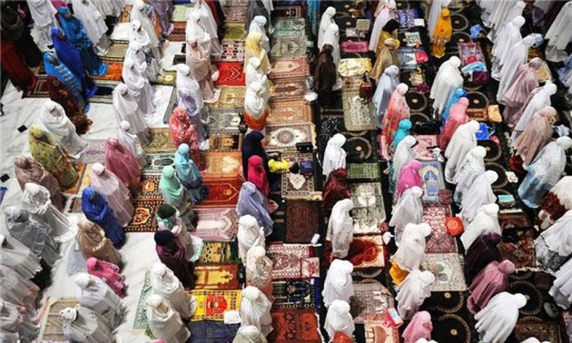 Umat Muslim mulai merayakan bulan Ramadhan