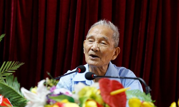 Nong Viet Toai, pengarang, penyair daerah pegunungan Viet Bac