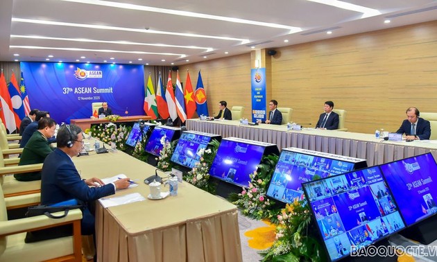 Sidang Pleno KTT ASEAN ke-37: Komitmen Kuat dalam Membangun Komunitas ASEAN dengan Sukses
