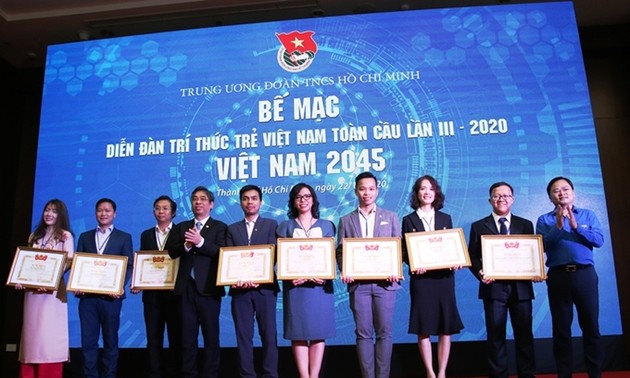 Penutupan Forum Intelektual Muda Global Vietnam ke-3