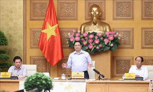 PM Pham Minh Chinh Hadiri Konferensi Virtual Badan Pengarah Negara Urusan Proyek, Bangunan Penting dan Titik Berat Nasional dari Instansi Perhubungan dan Transportasi