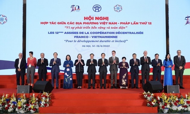Pembukaan Konferensi ke-12 Kerja Sama Antar Daerah Vietnam-Prancis