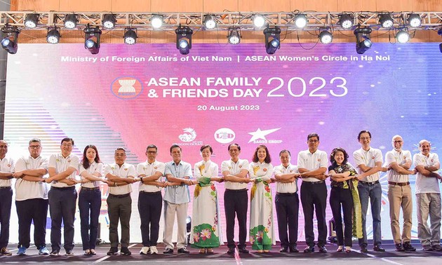 Hari Keluarga ASEAN 2023: Satu Keluarga Besar ASEAN Semakin Bersatu dan Berkaitan