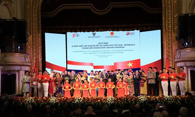 Warna-Warni Program Silaturahmi Seni untuk Merayakan HUT ke-10 Hubungan Kemitraan Strategis Vietnam-Indonesia