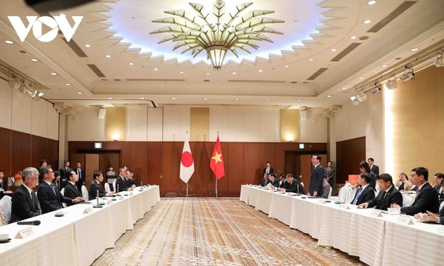 Presiden Vietnam, Vo Van Thuong Menerima Gubernur Provinsi Fukuoka dan Beberapa Pimpinan di Wilayah Kyushu
