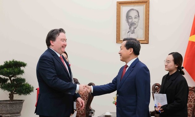 Deputi PM Vietnam, Le Mai Khai Menerima Duta Besar AS, Marc E.Knapper