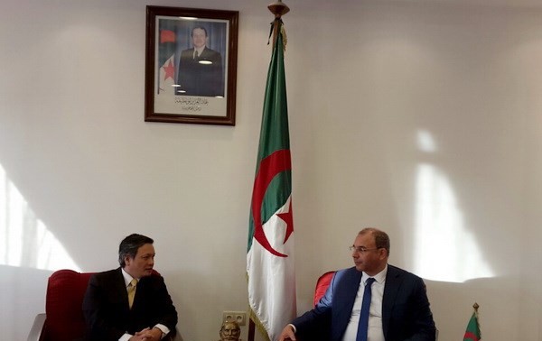 Vietnam promotes business links with Algeria