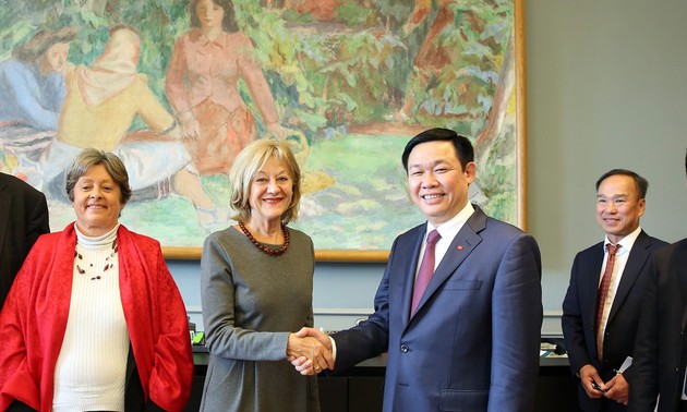 Vietnam, Switzerland boost cooperation 