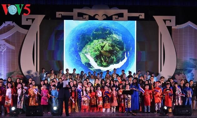 1000 artists join international choir competition in Hoi An