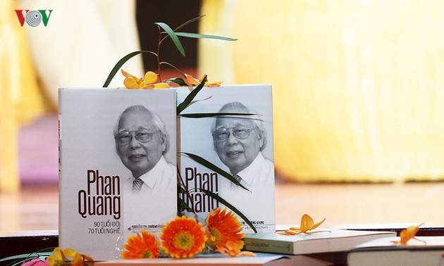Book in tribute to former VOV leader Phan Quang released