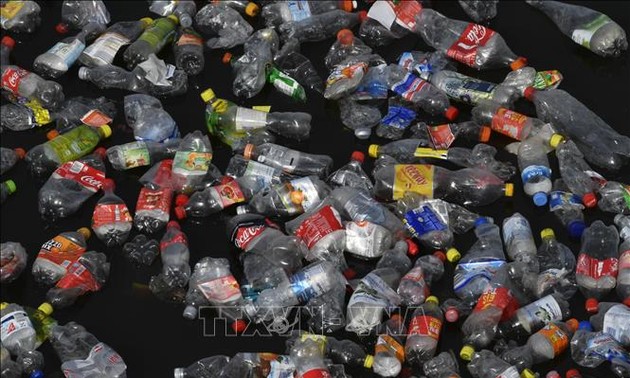 EU reaches agreement on single-use plastic ban