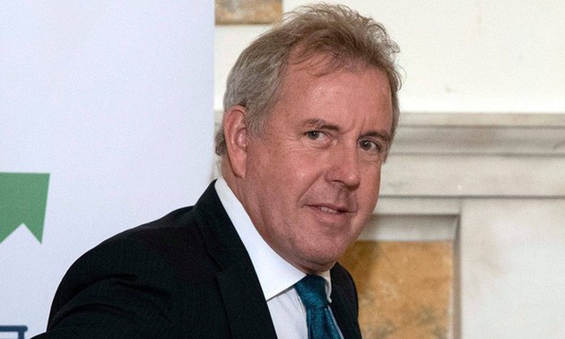 British ambassador to US resigns after Trump criticism