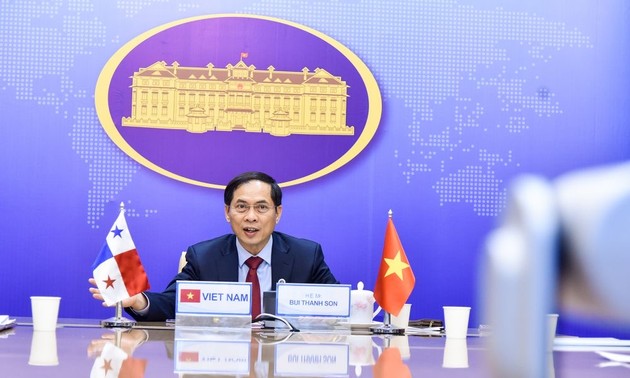 Vietnam, Panama hold online talks on bilateral ties