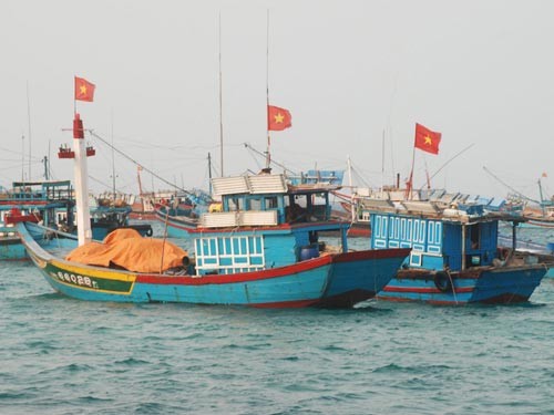 Совещание профсоюза рыболовецского общества Анхай-Лишон провинции Куангнгай...