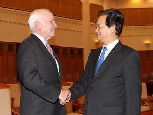 Джон Маккейн выразил пожелание активизировать сотрудничество с Вьетнамом