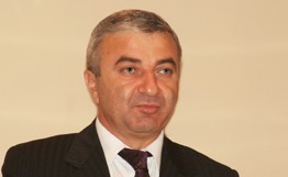 Армения: Новый парламент избрал спикера, правительство ушло в отставку