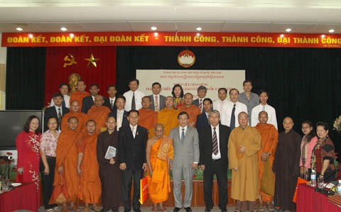 ЦК Отечественного фронта Вьетнама принял делегацию камбоджийских буддистов