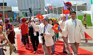 Церемония поднятия вьетнамского флага в олимпийской деревне в Лондоне