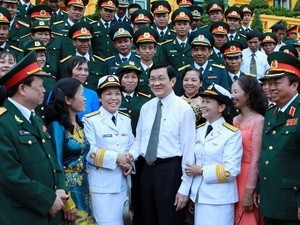 Чыонг Тан Шанг встретился с лучшими представителями профсоюза министерства...