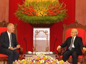 Нгуен Фу Чонг принял руководителя представительства Евросоюза во Вьетнаме