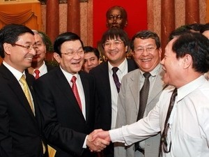 Встреча президента Чыонг Тан Шанга с лучшими предпринимателями страны