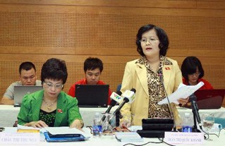 Вьетнамские депутаты обсуждали внесение изменений и дополнений в Конституцию
