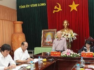 Генсек ЦК КПВ Нгуен Фу Чонг совершил рабочую поездку в провинцию Виньлонг