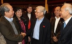 Нгуен Фу Чонг встретился с избирателями ханойских районов Бадинь и Хоанкием