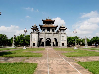 Архитектура собора Фатзием в провинции Ниньбинь