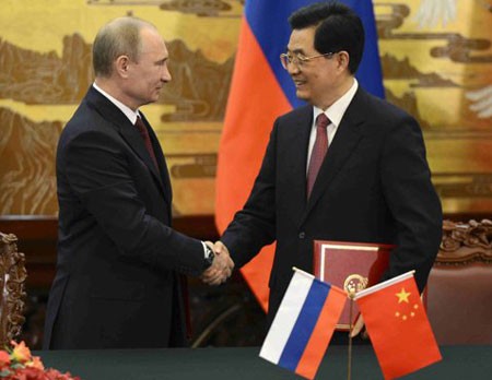 Руководители России и Китая желают укреплять двусторонние отношения в 2013 году