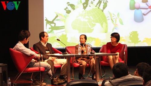 В Ханое состоялась беседа «Зелёная экономика и взгляды»