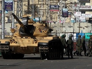 Египет одобрил законопроект, позволяющий Мурси отправлять на улицы военных