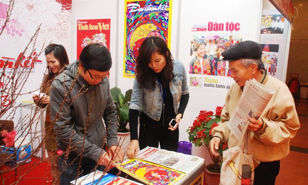 В Ханое открылась выставка весенних газет – 2013