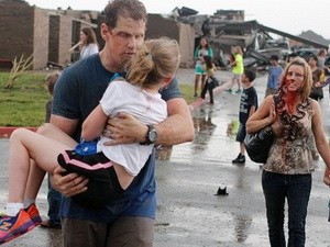 Число жертв торнадо в США пока не установлено