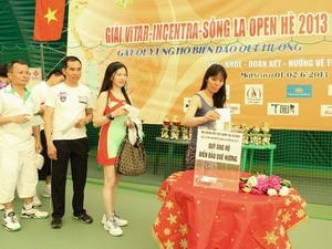 Вьетнамцы организовали теннисный турнир с целью создания Фонда поддержки моря и островов Родины