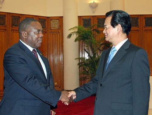 Премьер-министр Нгуен Тан Зунг принял министра внутренних дел Мозамбика