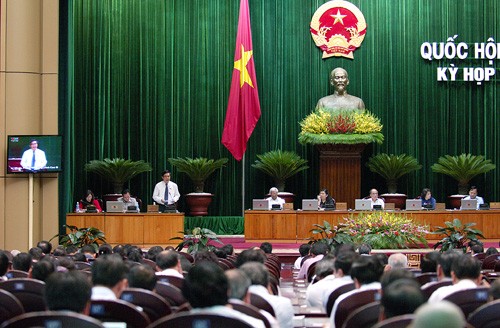Вьетнамские депутаты продолжили задавать запросы членам правительства