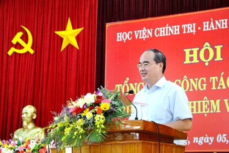 Нгуен Тхиен Нян присутствовал на церемонии закрытия учебного года в ГАПА им. Хо Ши Мина